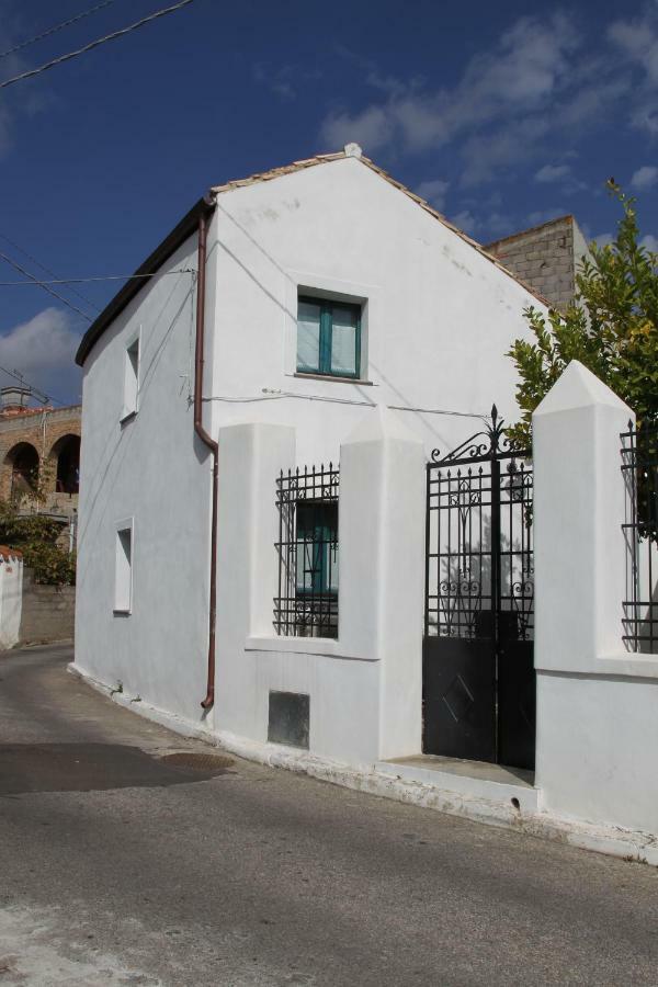 B&B Charme Sa Pardina Orroli Exterior photo